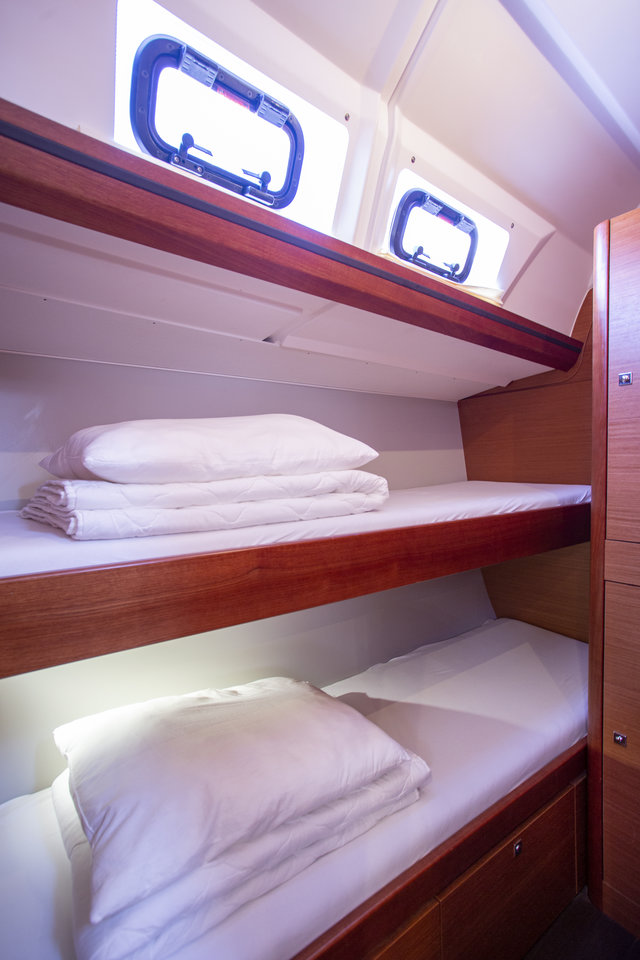 Dufour 520 GL — photo 28