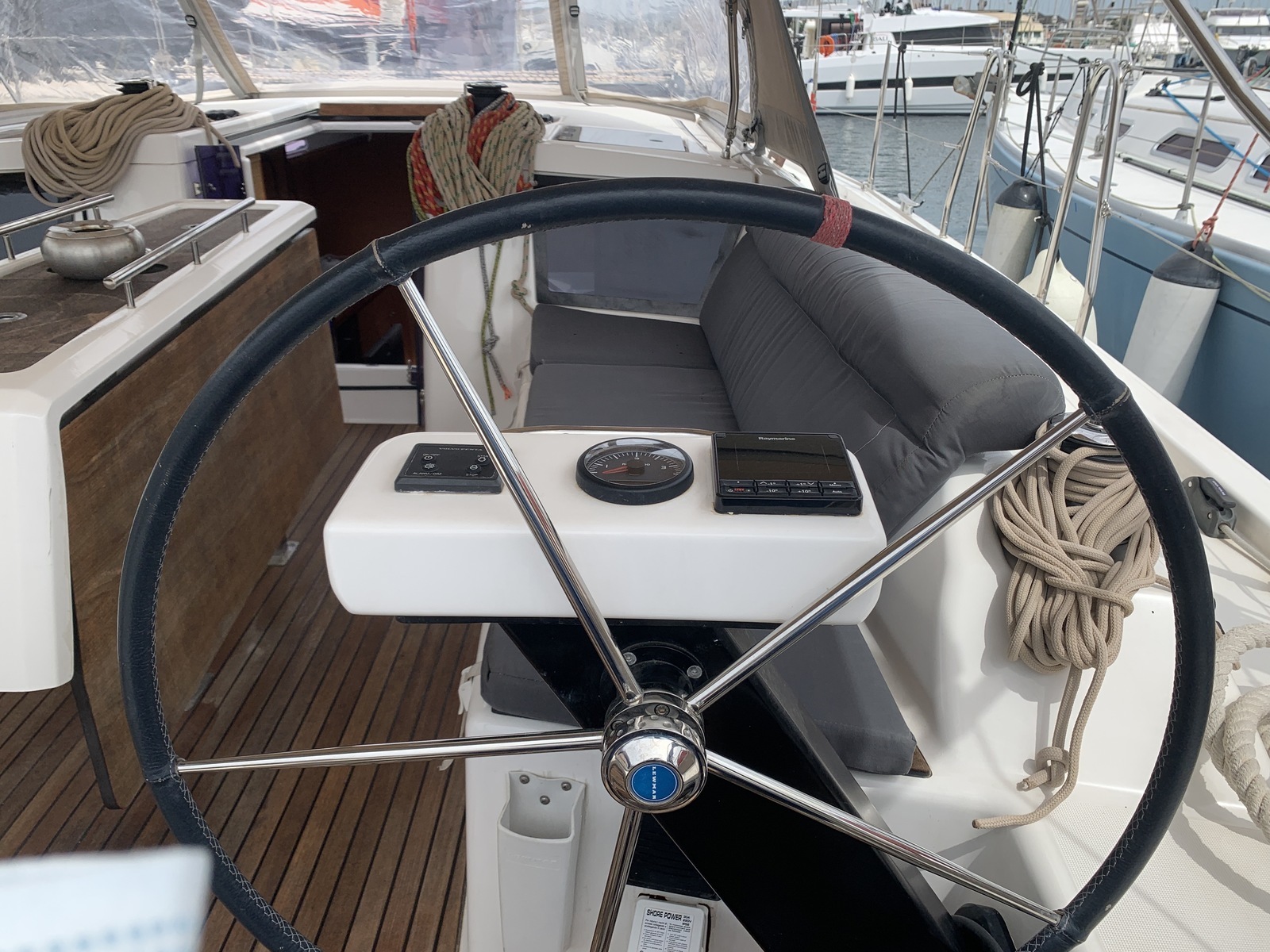 Dufour 390 GL — photo 6