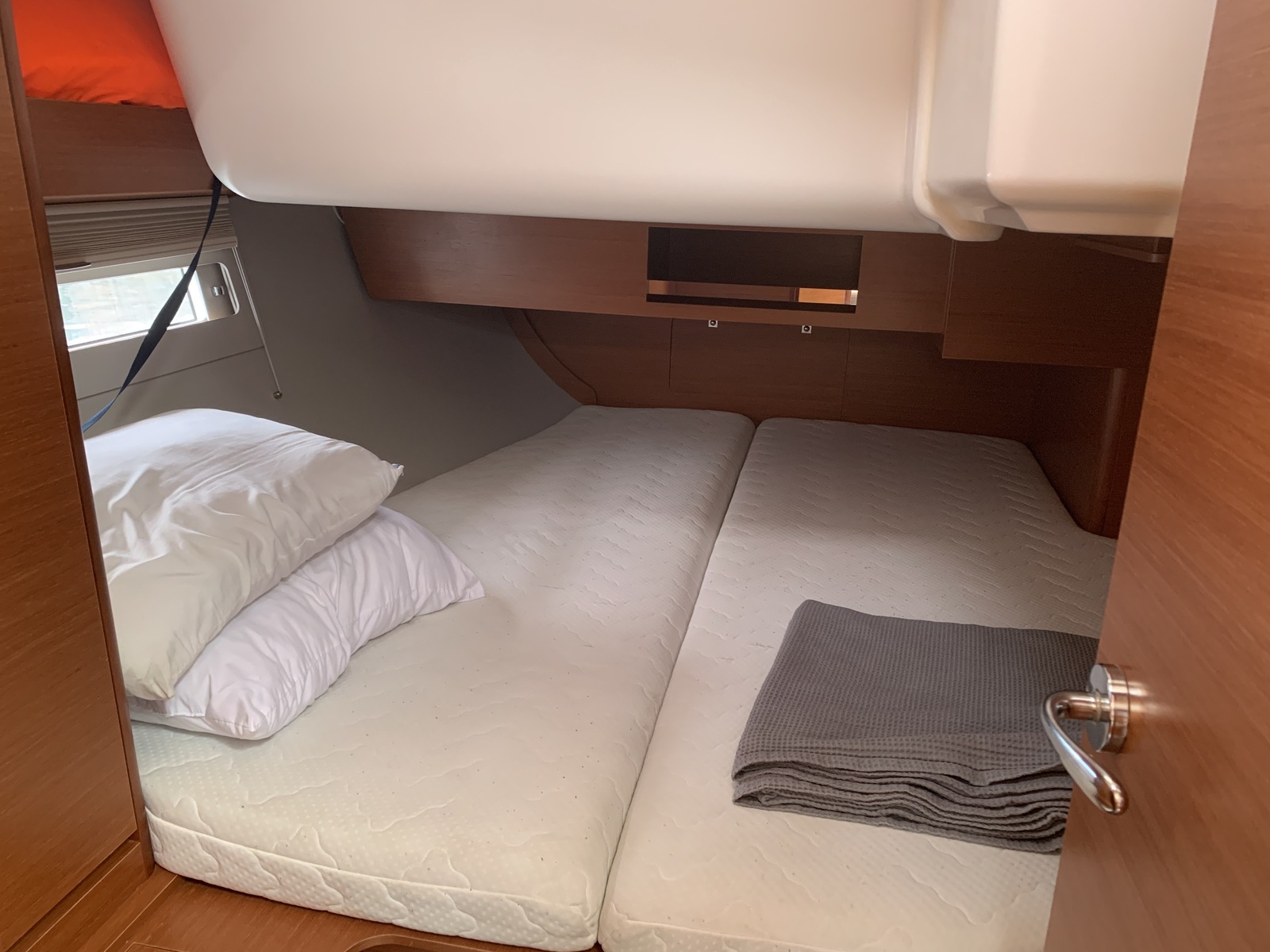 Dufour 390 GL — photo 11