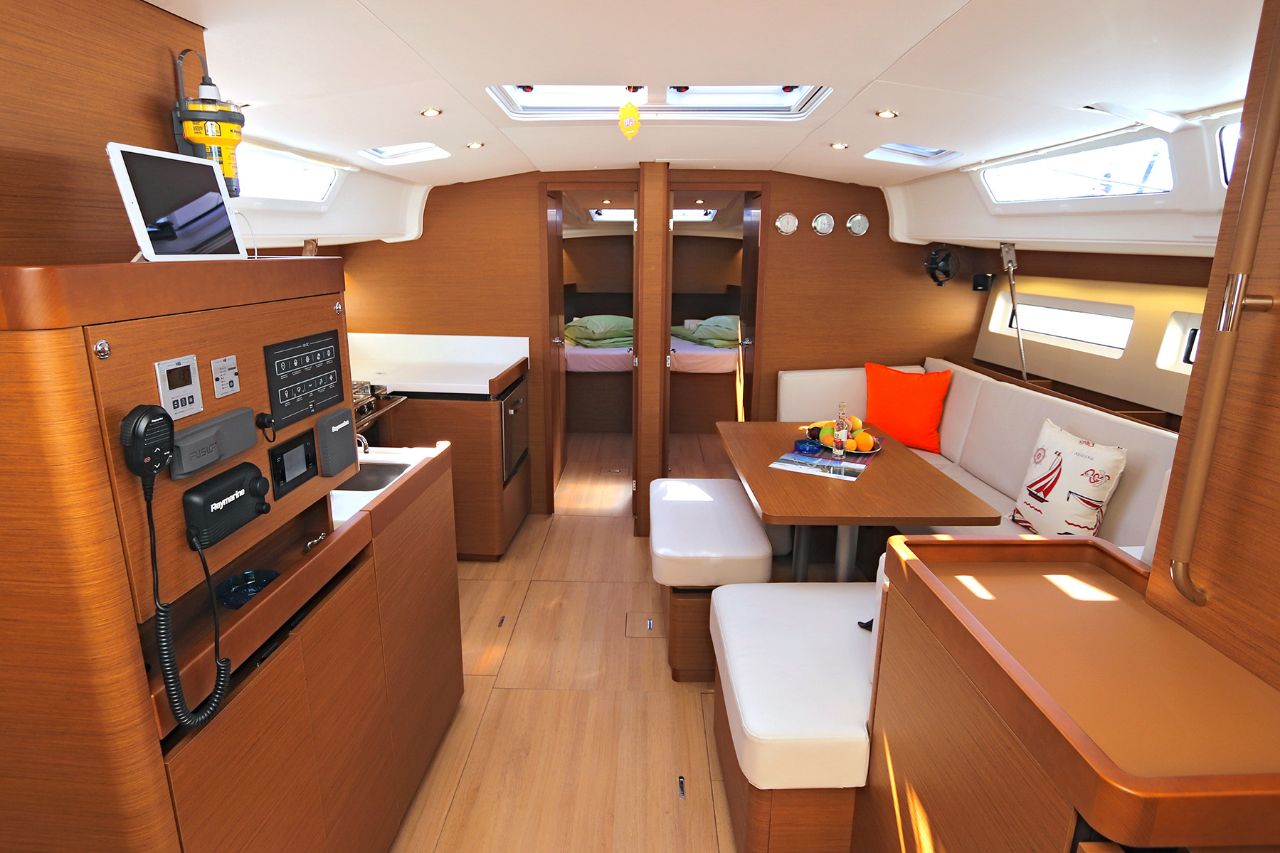 Sun Odyssey 490 - 5 cab. — photo 8