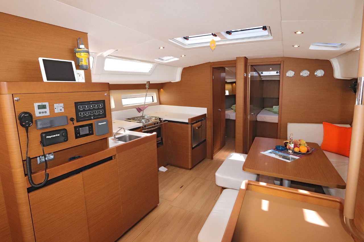 Sun Odyssey 490 - 5 cab. — photo 9