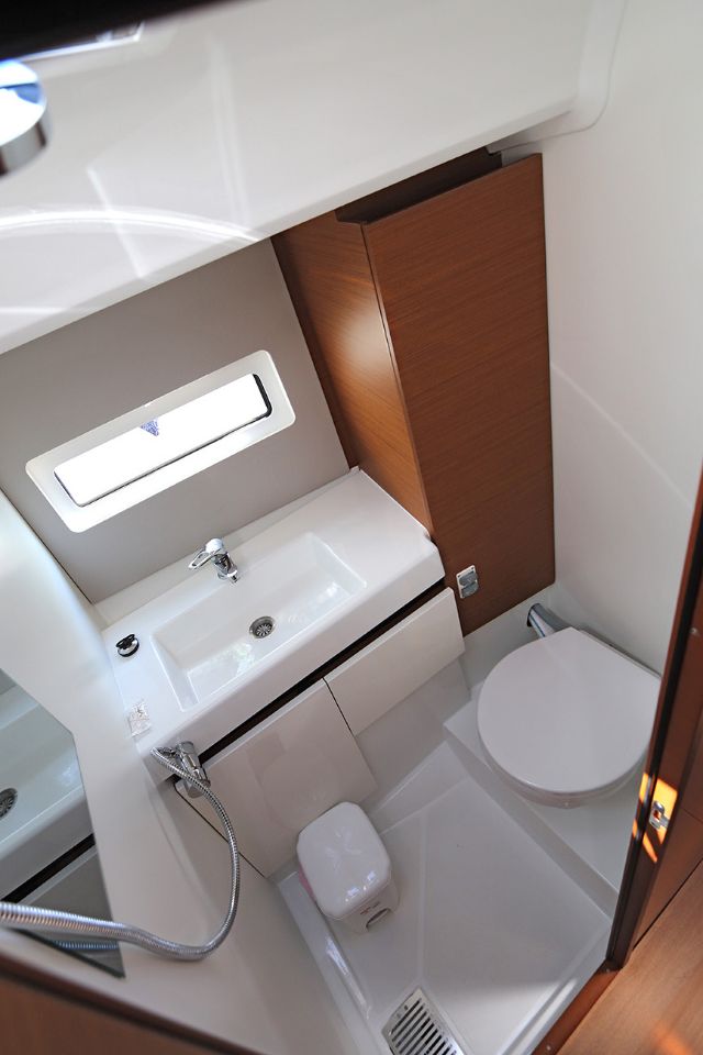 Sun Odyssey 490 - 5 cab. — photo 17