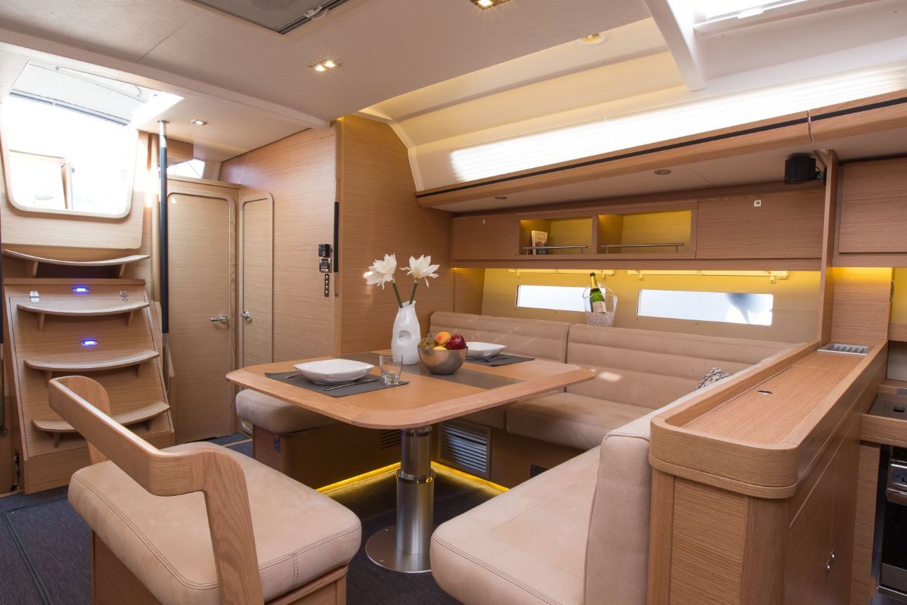 Dufour Exclusive 56 - 4 + 1 cab. — photo 10