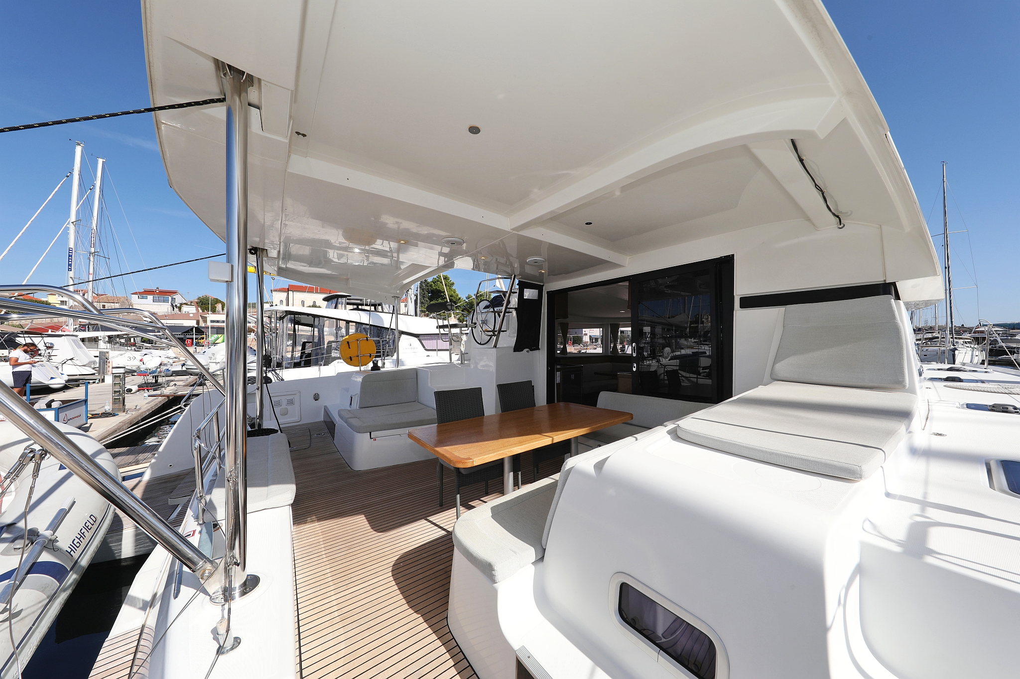 Lagoon 42 - 4 + 2 cab. — photo 4