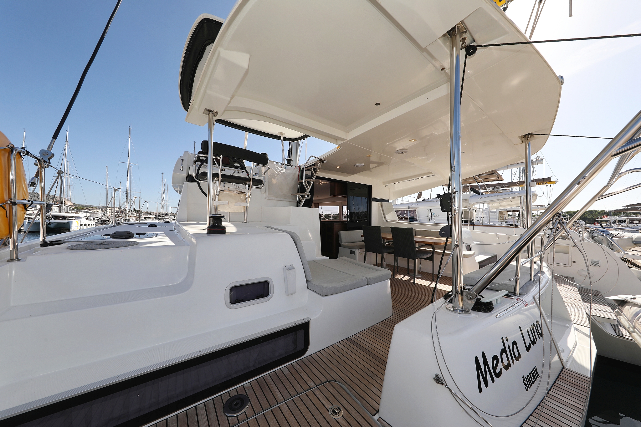 Lagoon 42 - 4 + 2 cab. — photo 7