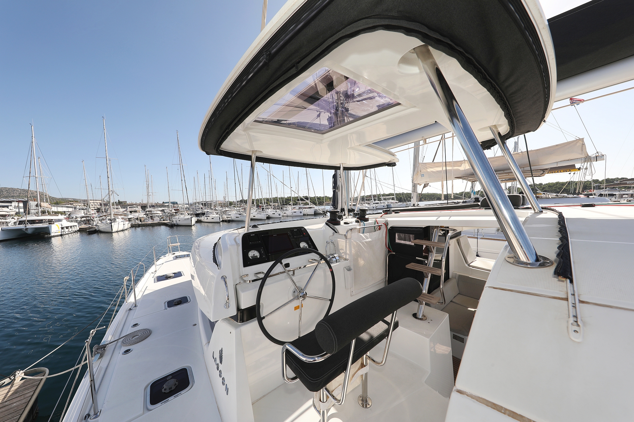 Lagoon 42 - 4 + 2 cab. — photo 8