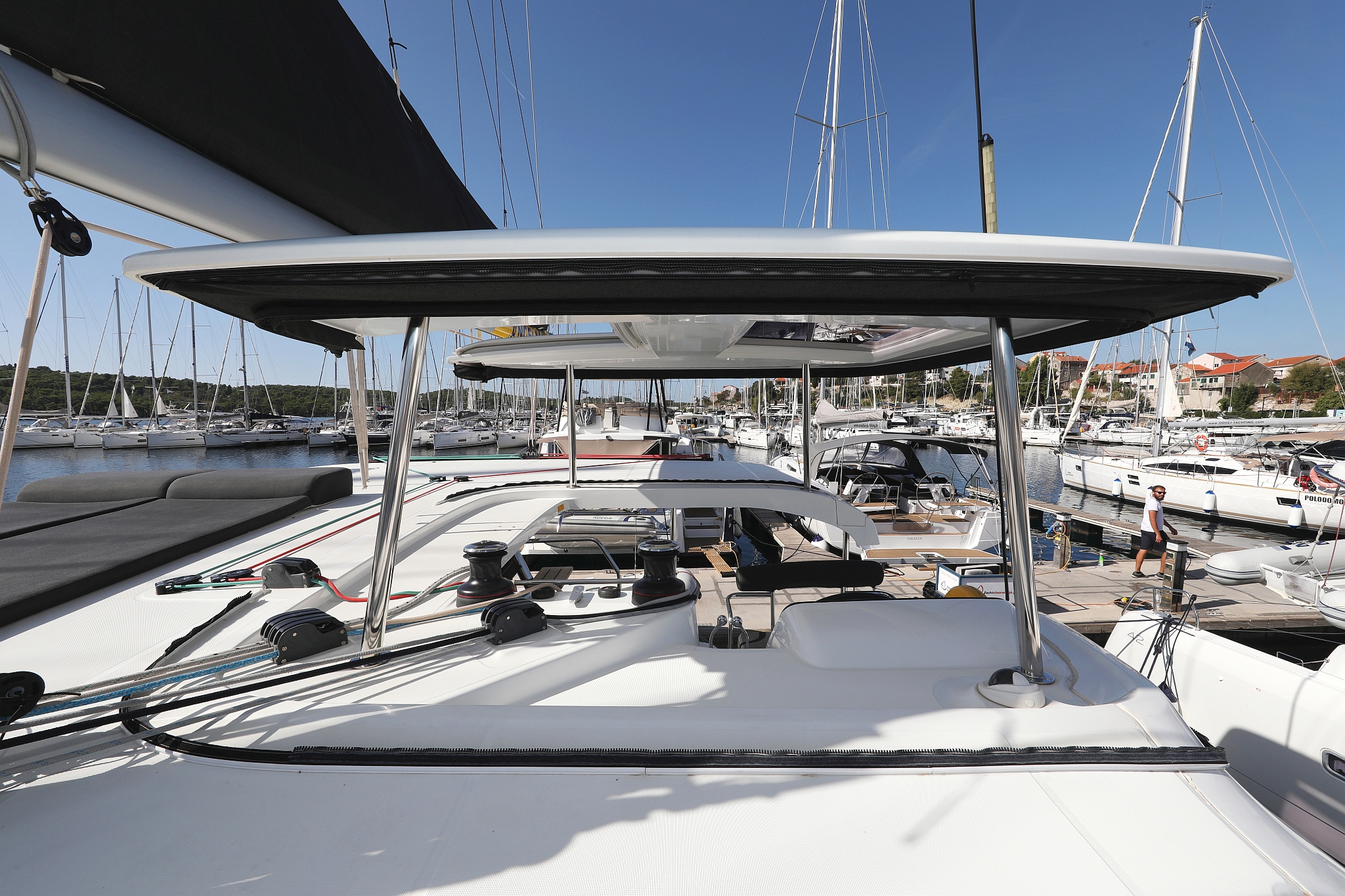 Lagoon 42 - 4 + 2 cab. — photo 9
