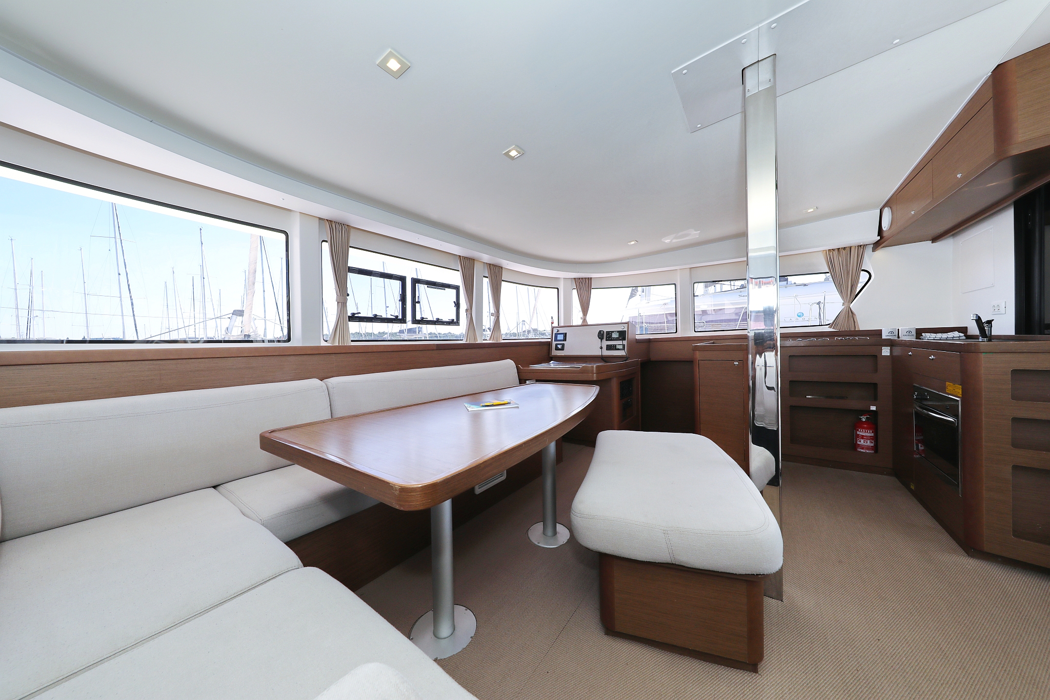 Lagoon 42 - 4 + 2 cab. — photo 15