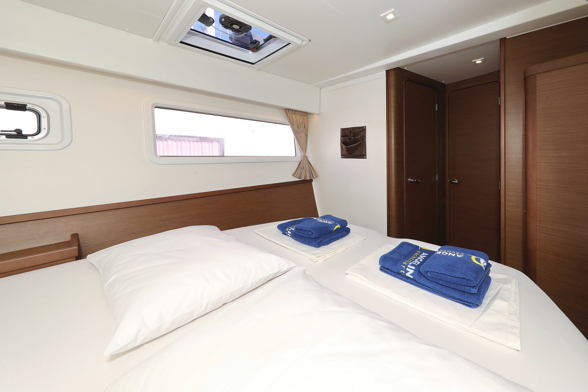 Lagoon 42 - 4 + 2 cab. — photo 24