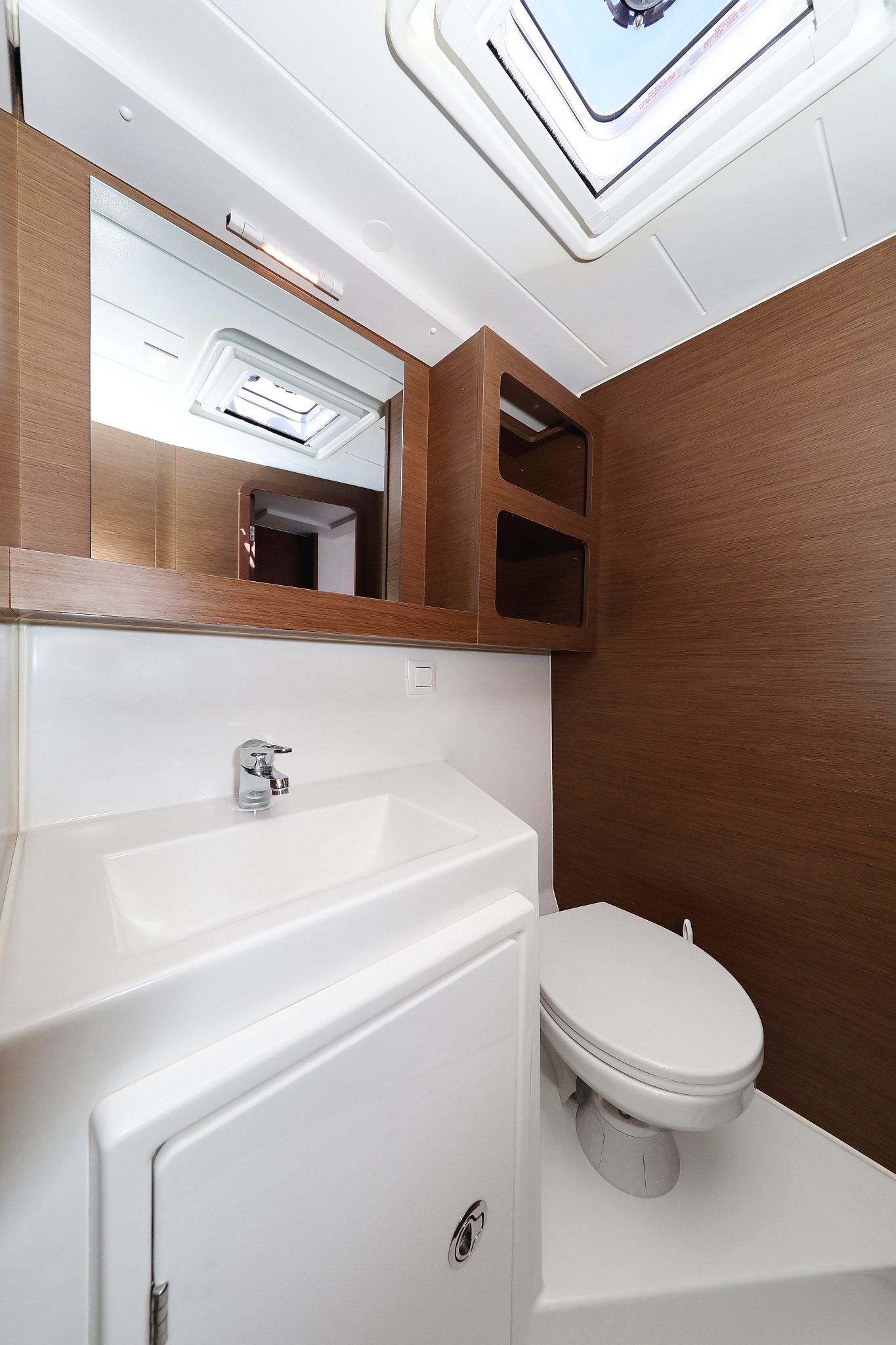 Lagoon 42 - 4 + 2 cab. — photo 33
