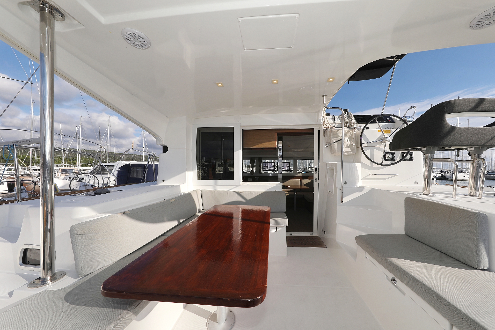 Lagoon 40 - 4 + 2 cab — photo 22