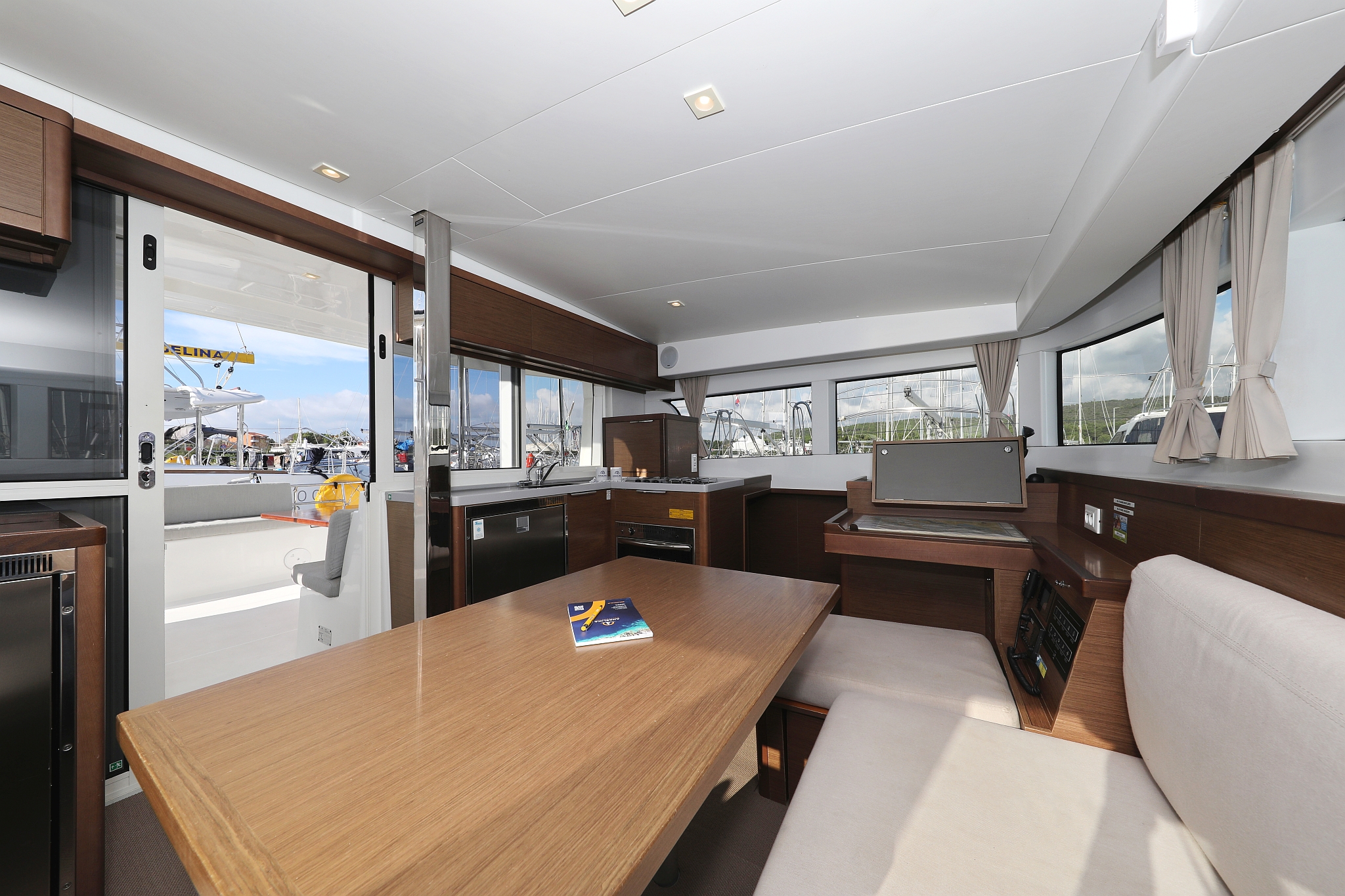 Lagoon 40 - 4 + 2 cab — photo 29