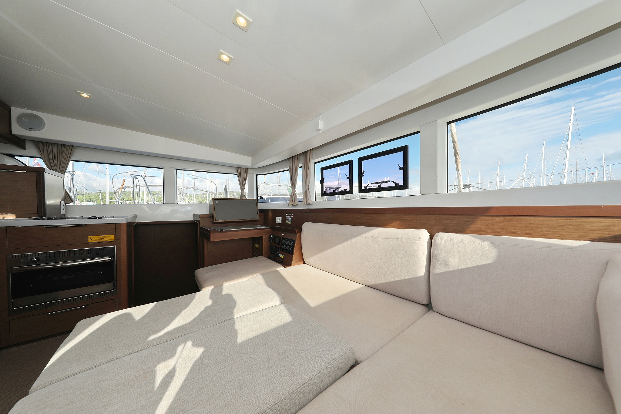 Lagoon 40 - 4 + 2 cab — photo 14