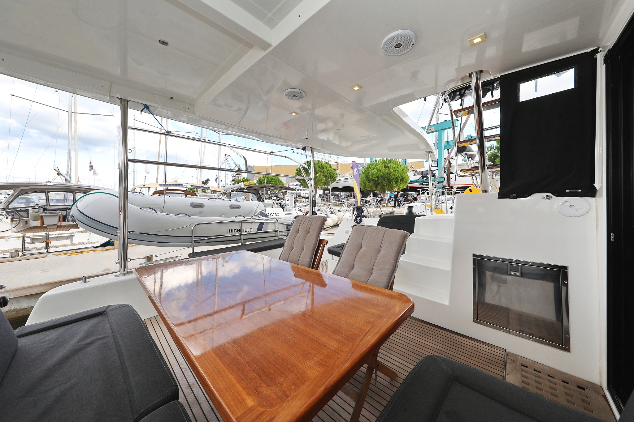 Lagoon 42 - 4 + 2 cab. — photo 7
