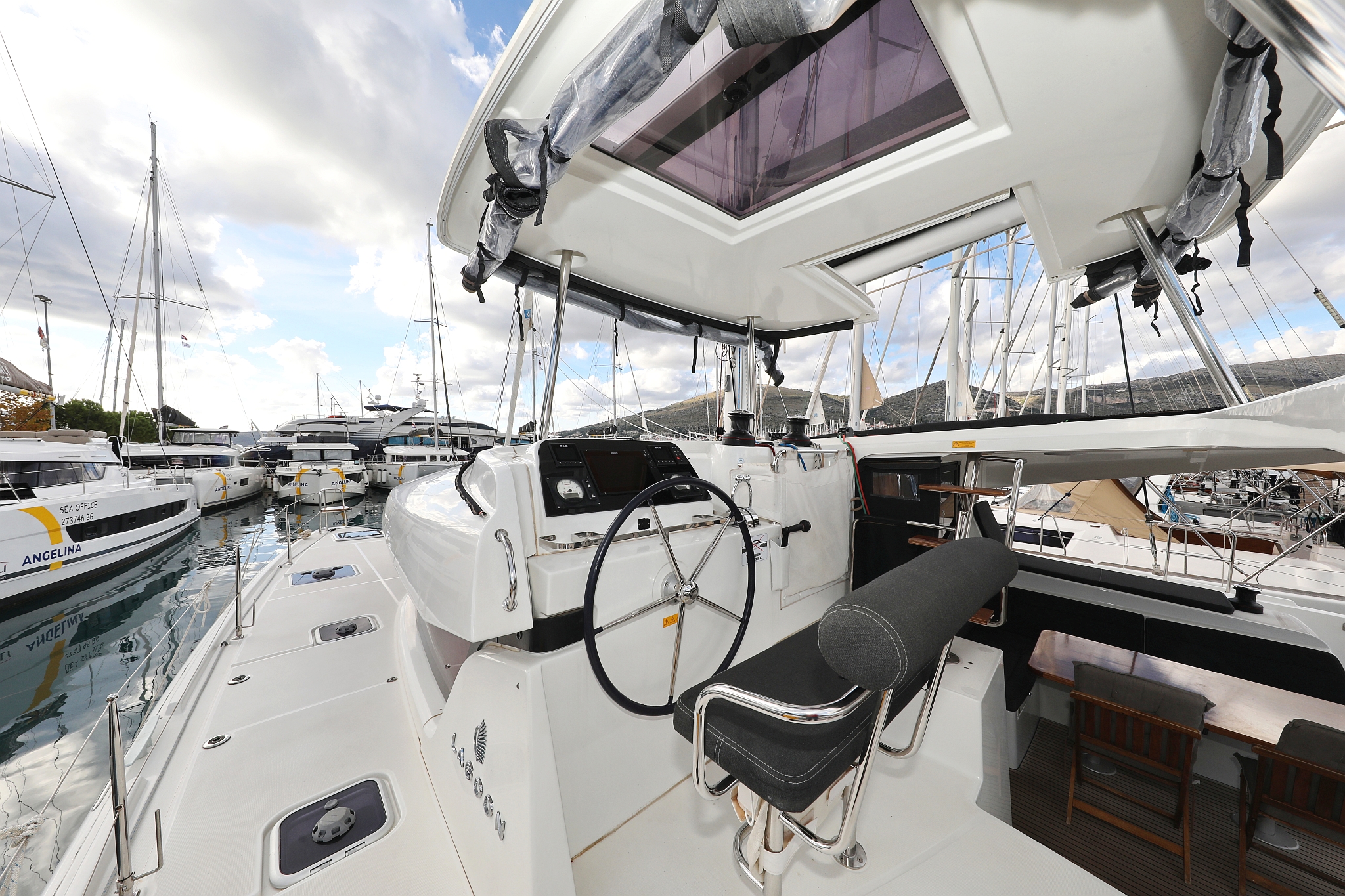 Lagoon 42 - 4 + 2 cab. — photo 8