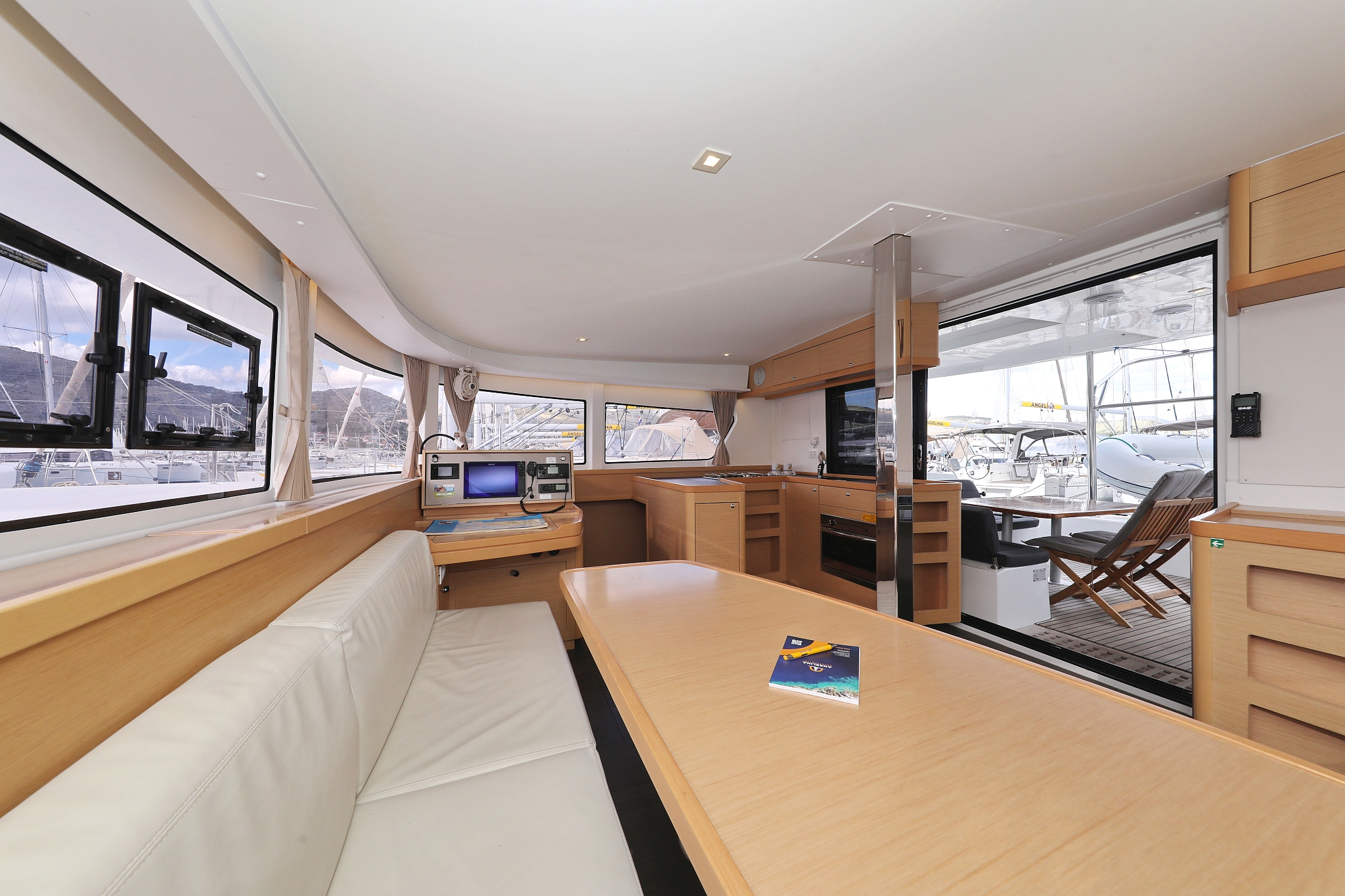 Lagoon 42 - 4 + 2 cab. — photo 15