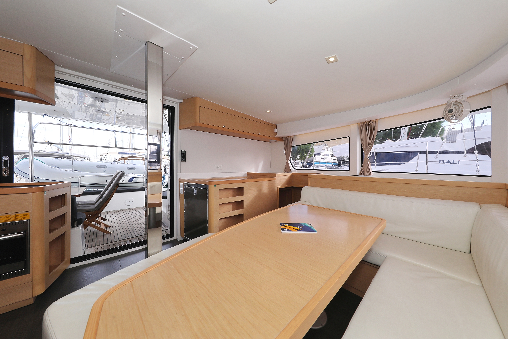 Lagoon 42 - 4 + 2 cab. — photo 16