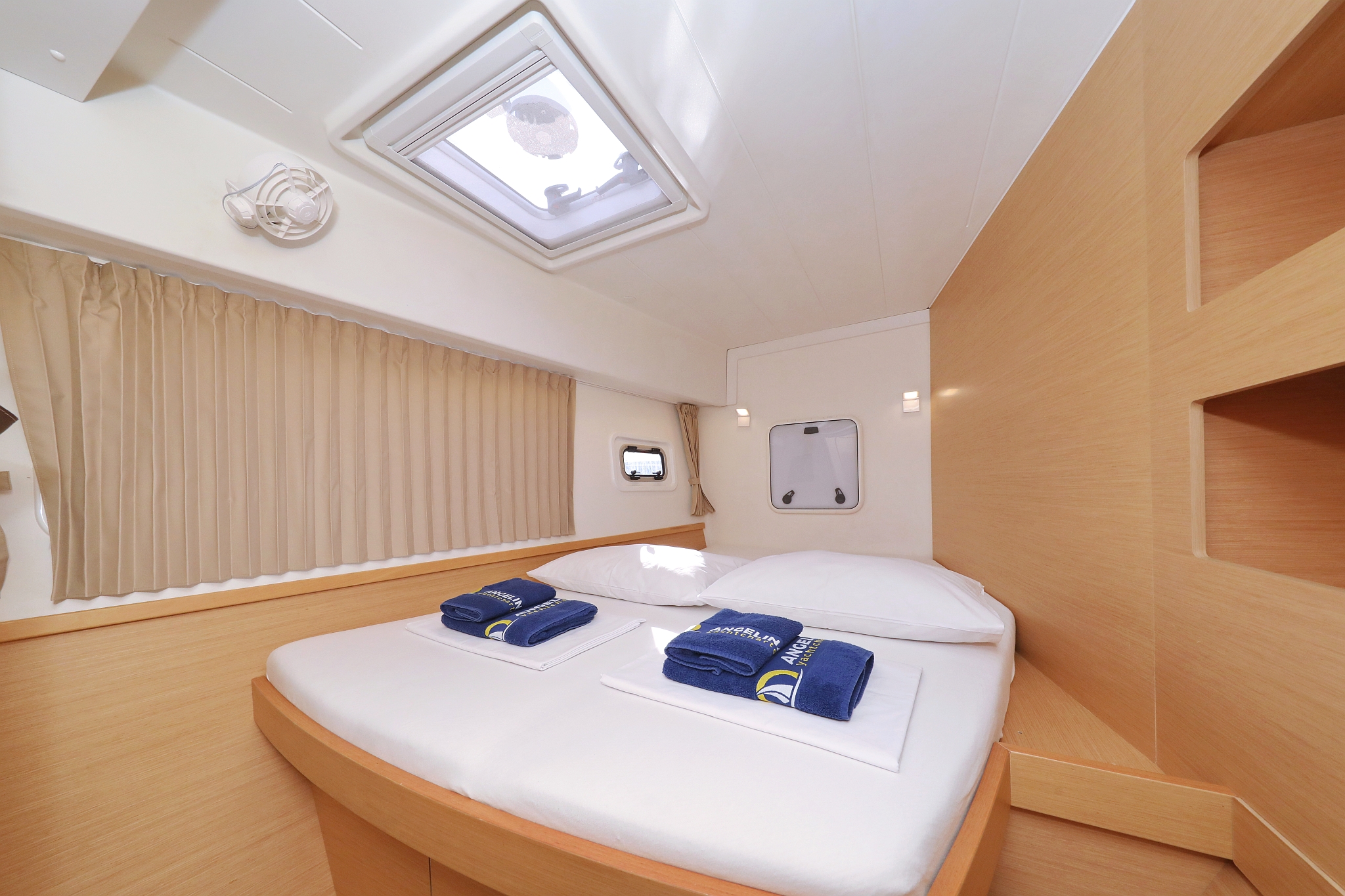 Lagoon 42 - 4 + 2 cab. — photo 24