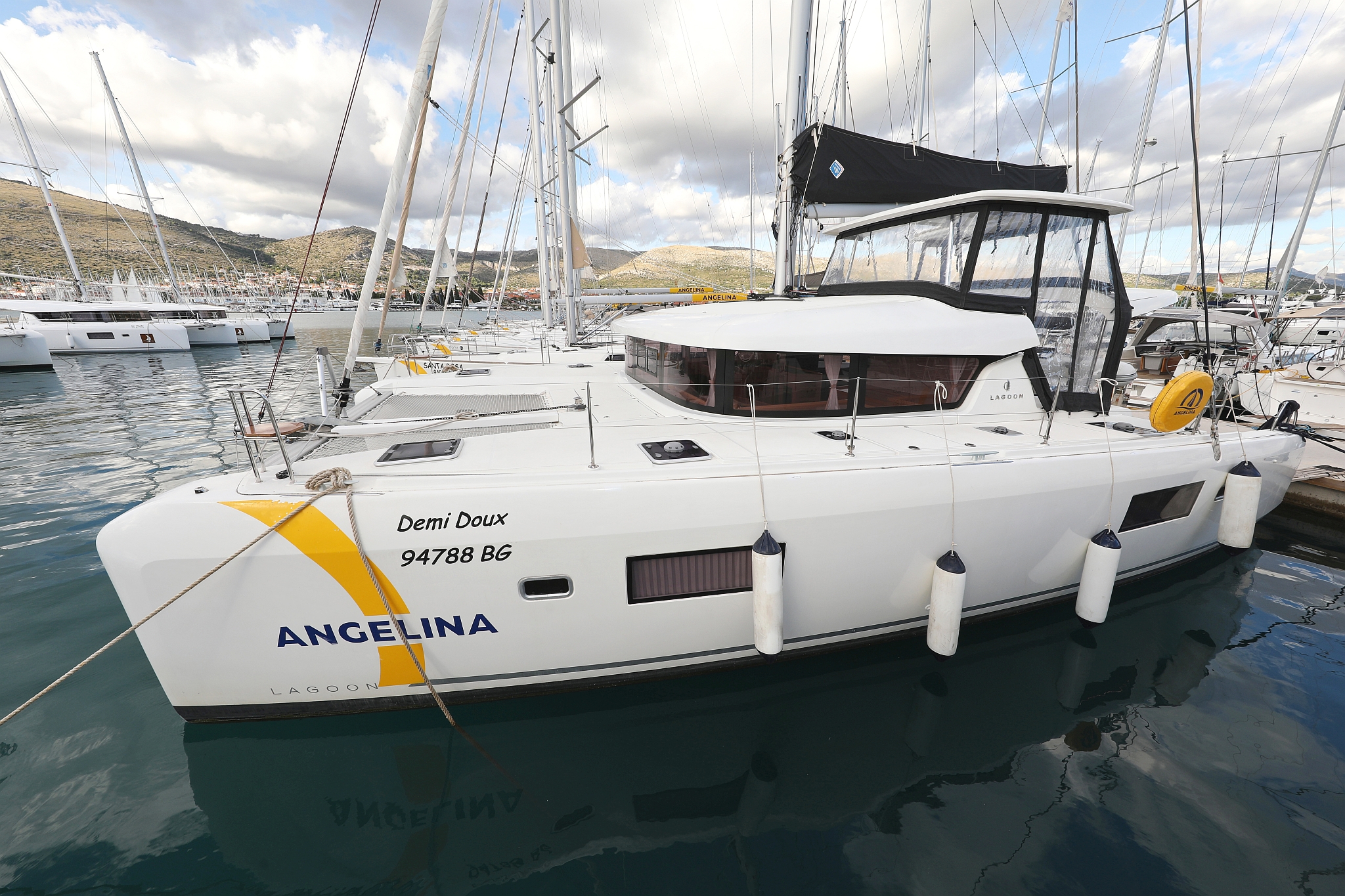 Lagoon 42 - 4 + 2 cab. — photo 50