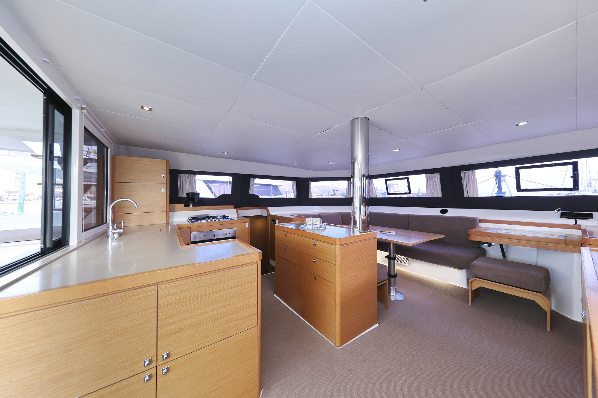 Dufour 48 Catamaran - 5 + 1 cab. — photo 4