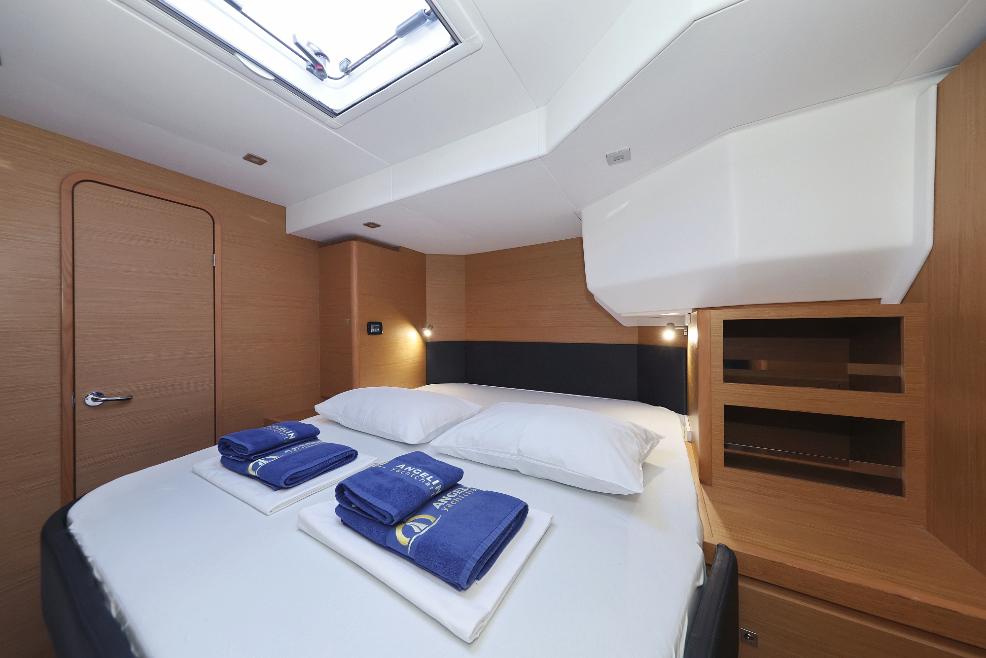 Dufour 48 Catamaran - 5 + 1 cab. — photo 10