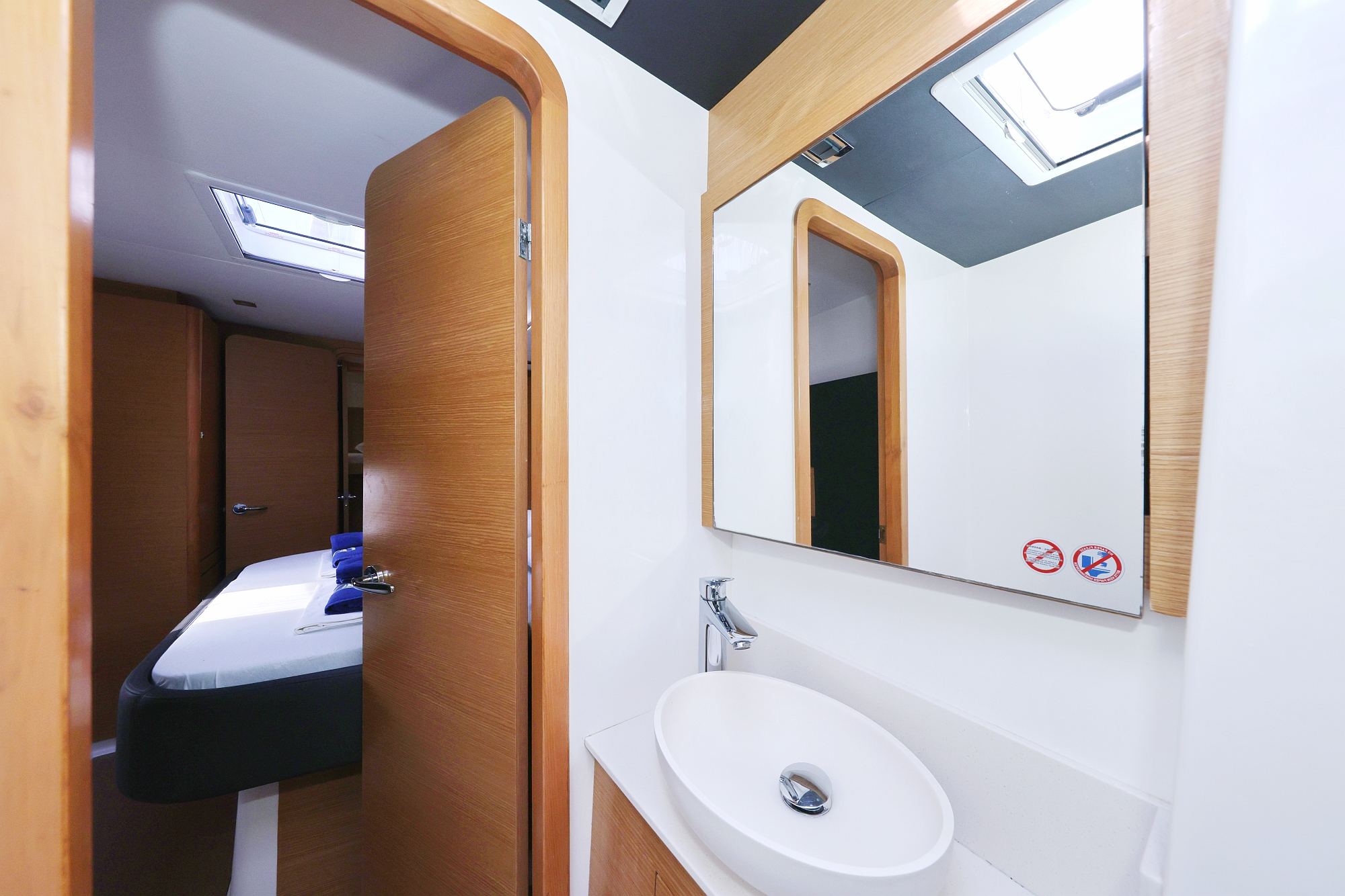 Dufour 48 Catamaran - 5 + 1 cab. — photo 16