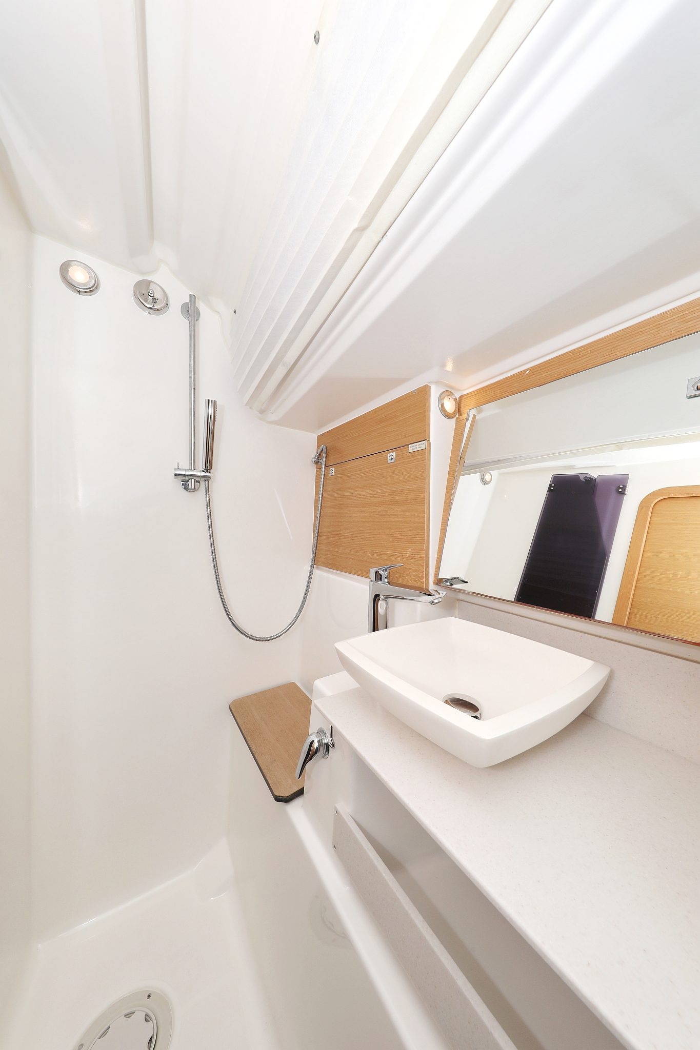 Dufour 430 GL — photo 39