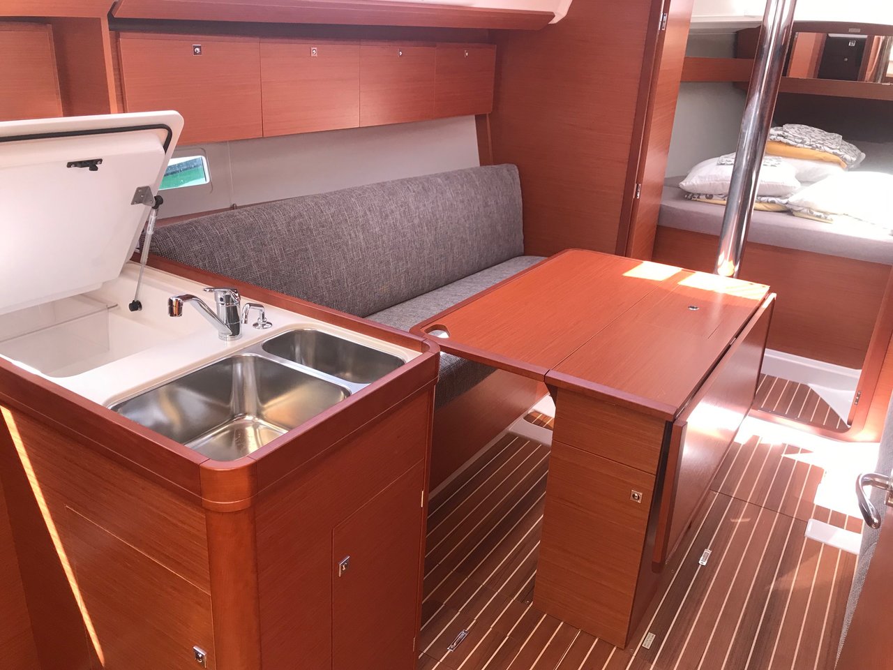 Dufour 360 GL - 3 cab. — photo 6