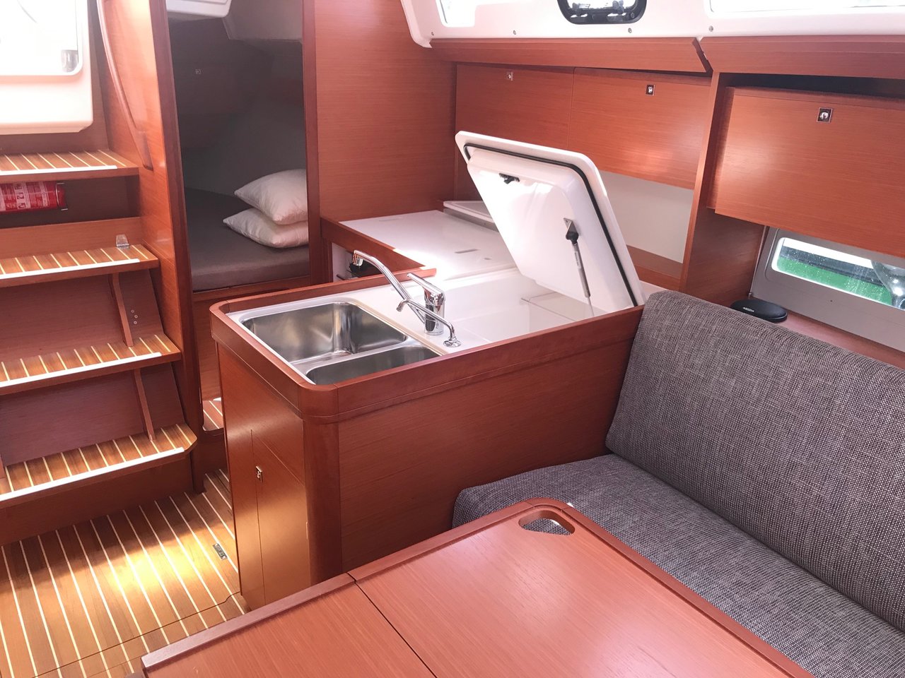 Dufour 360 GL - 3 cab. — photo 7