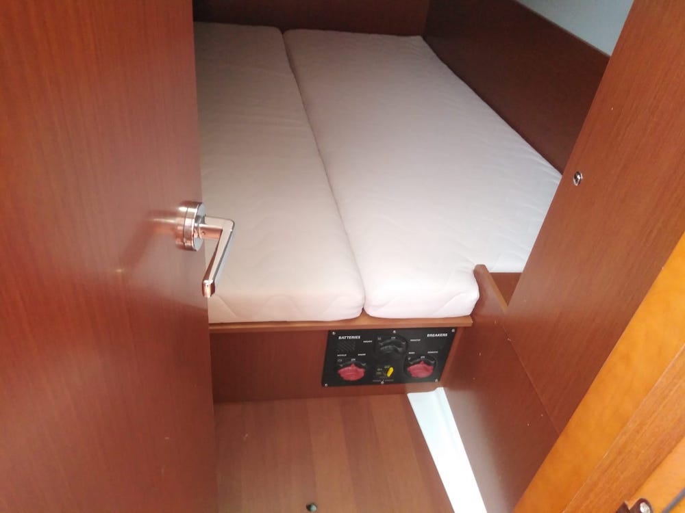 Oceanis 38.1 — photo 10