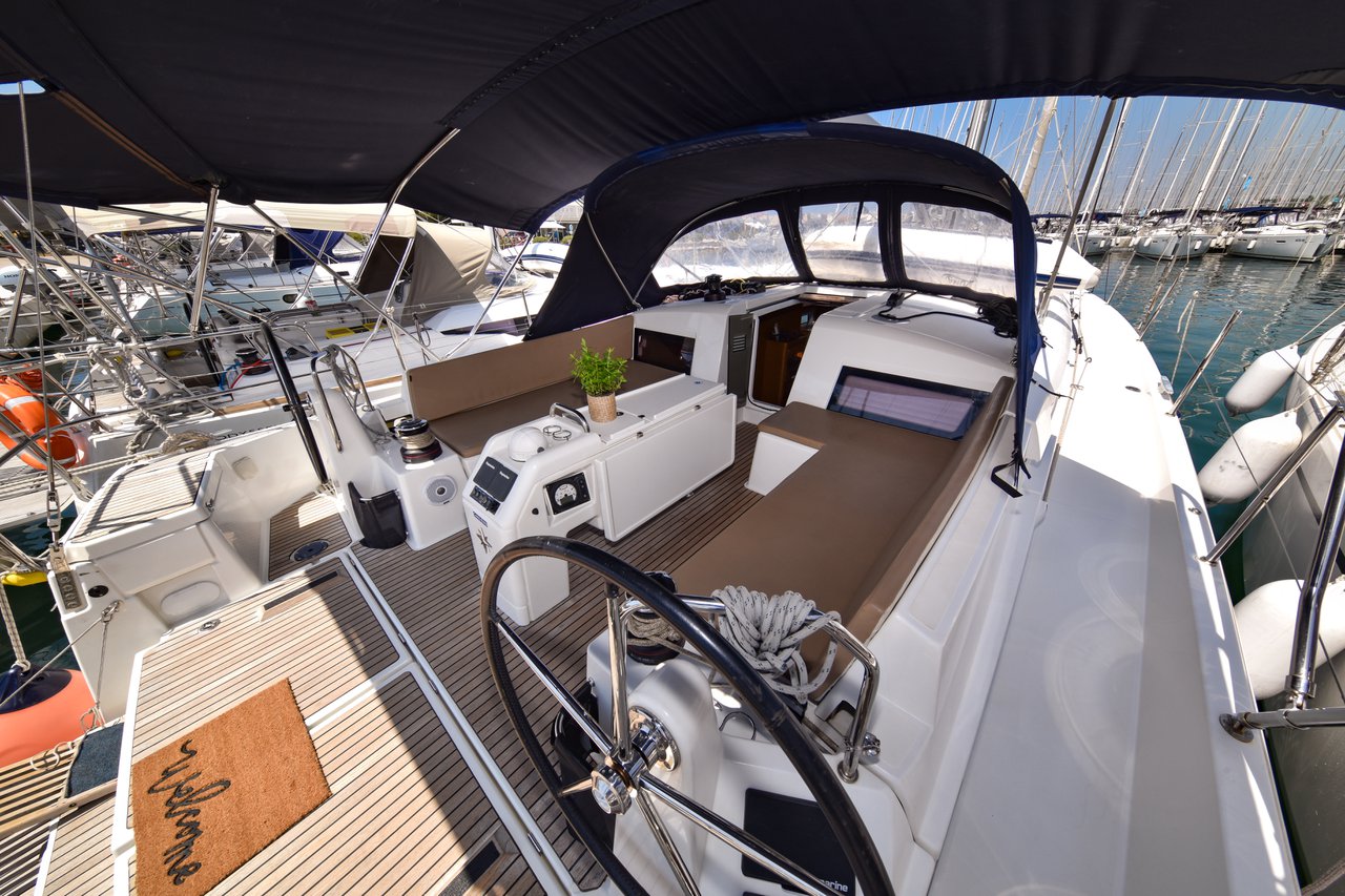 Sun Odyssey 490 - 5 + 1 cab. — photo 5