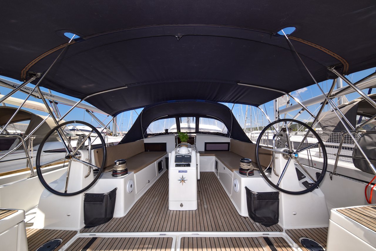 Sun Odyssey 490 - 5 + 1 cab. — photo 6