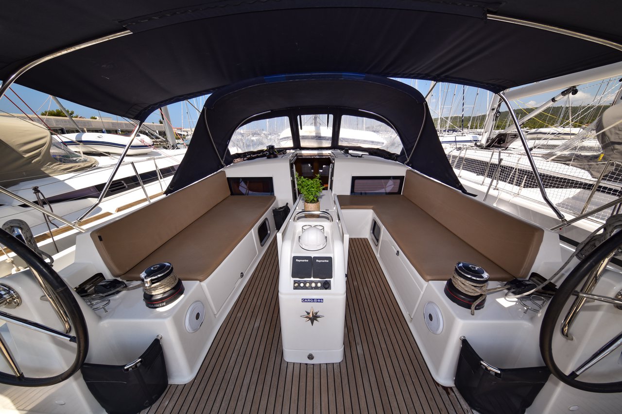 Sun Odyssey 490 - 5 + 1 cab. — photo 7