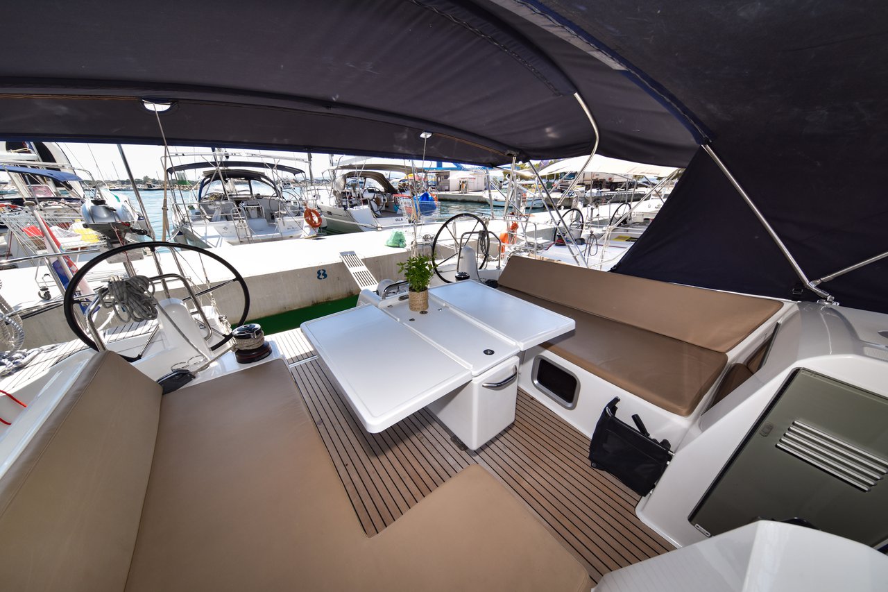 Sun Odyssey 490 - 5 + 1 cab. — photo 9