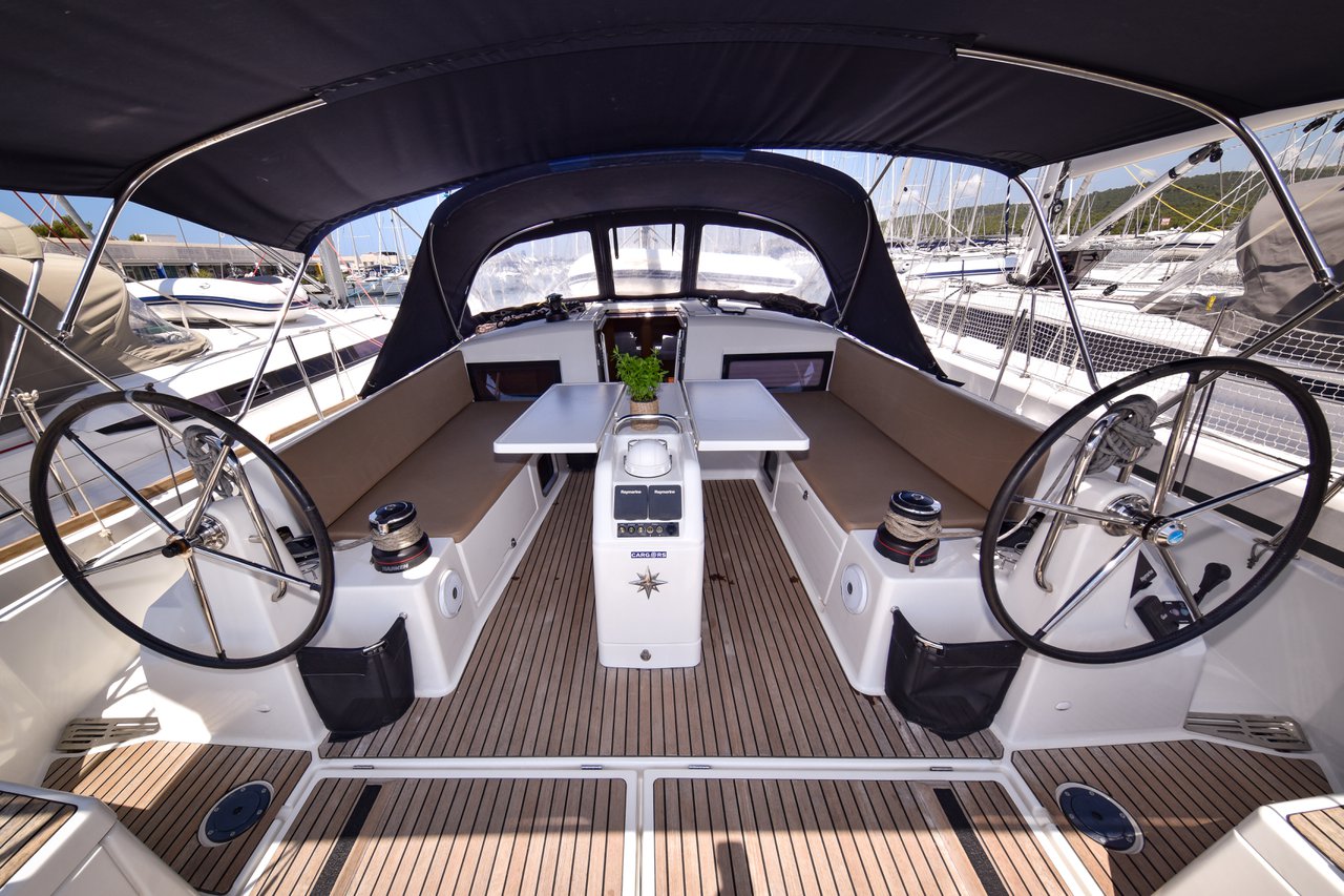 Sun Odyssey 490 - 5 + 1 cab. — photo 16