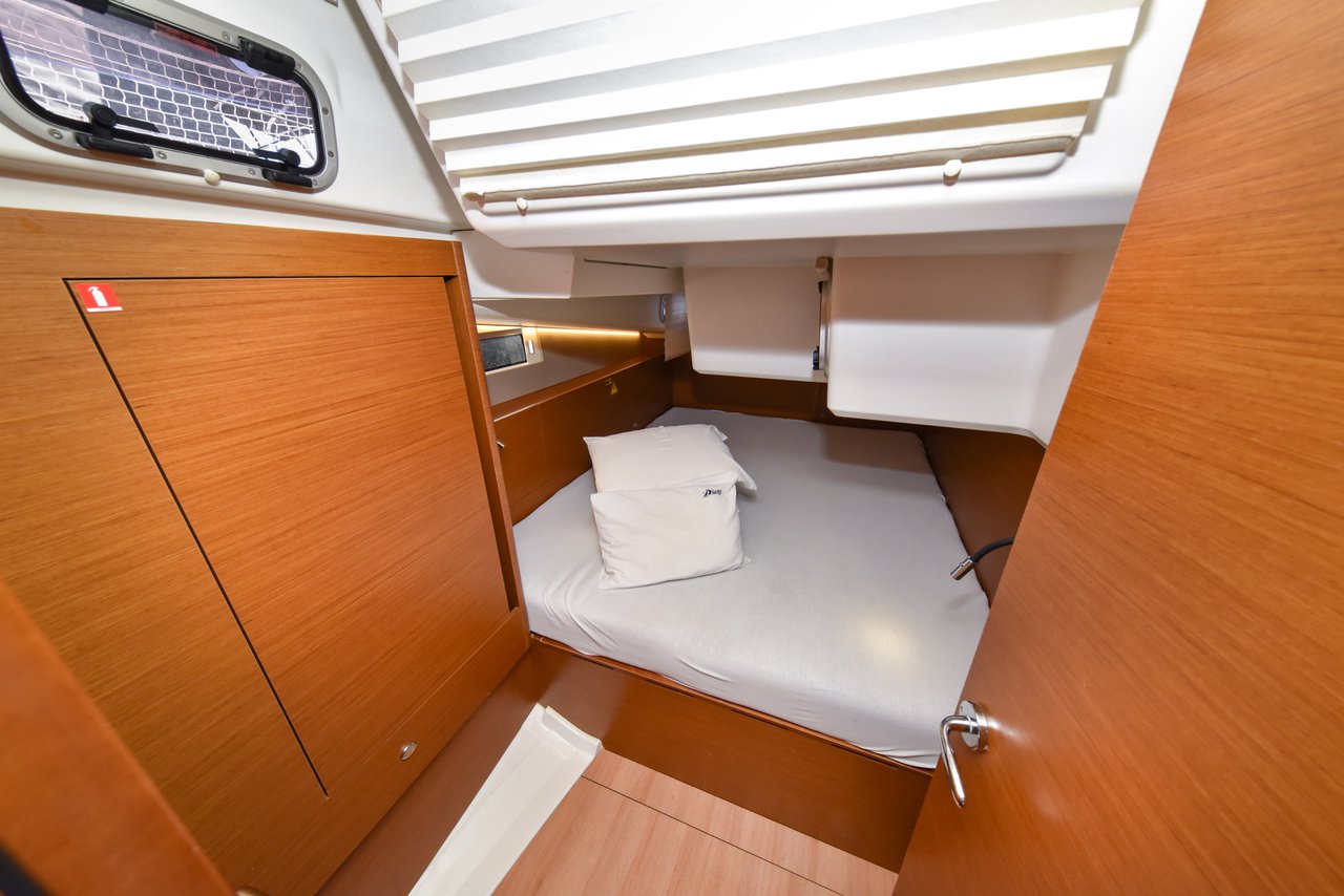 Sun Odyssey 490 - 5 + 1 cab. — photo 28