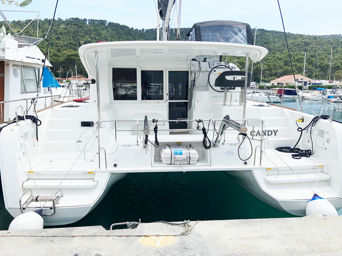 Lagoon 40 - 4 + 2 cab — photo 4