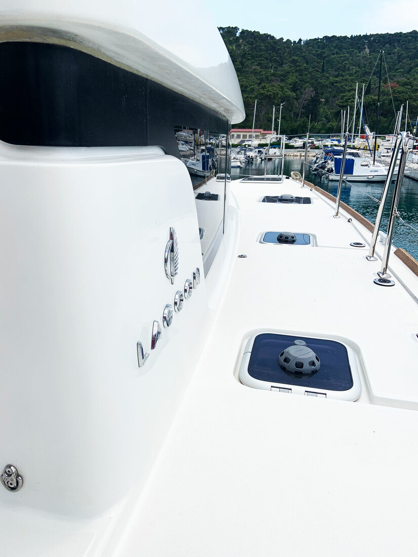 Lagoon 40 - 4 + 2 cab — photo 12