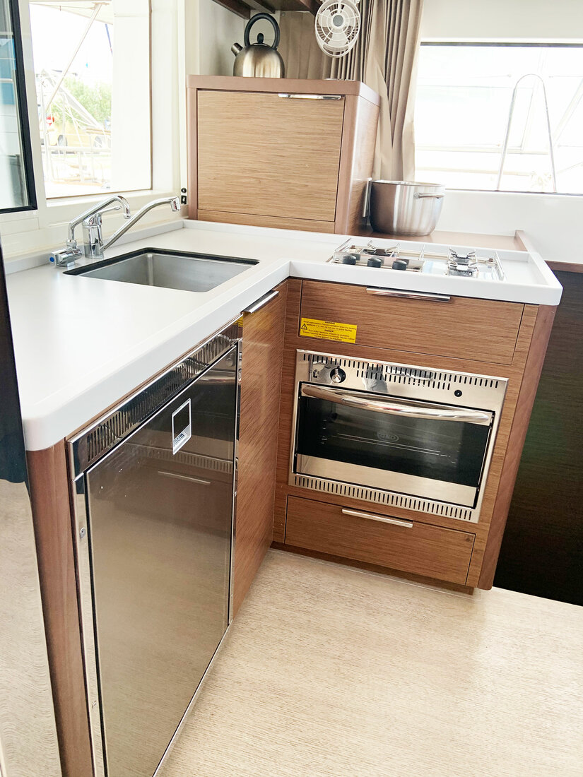 Lagoon 40 - 4 + 2 cab — photo 14