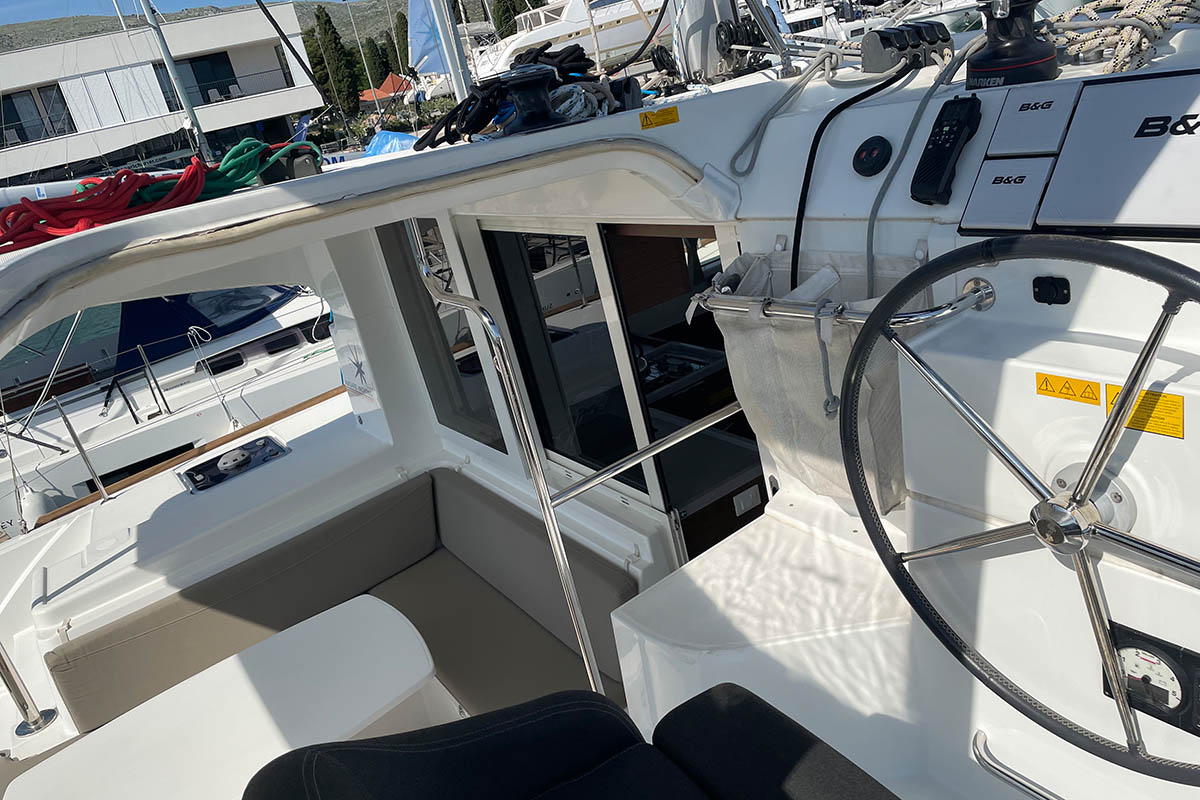 Lagoon 40 - 4 + 2 cab — photo 20