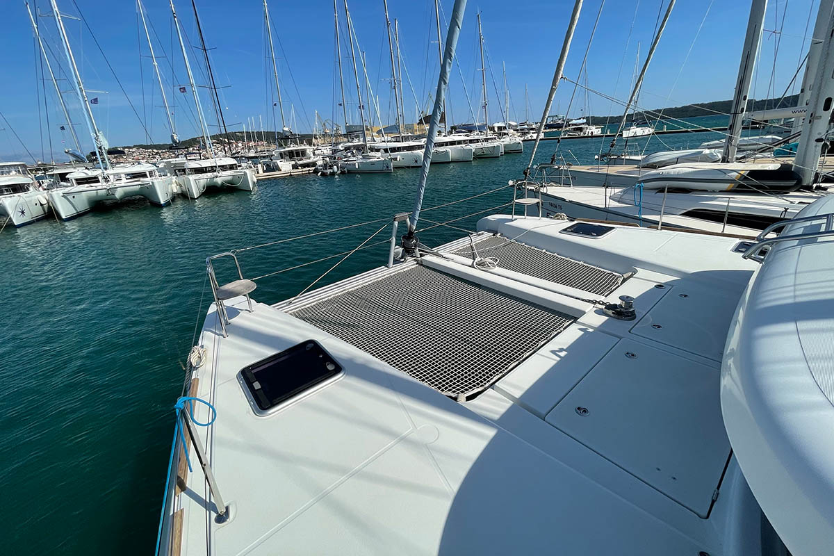 Lagoon 40 - 4 + 2 cab — photo 6