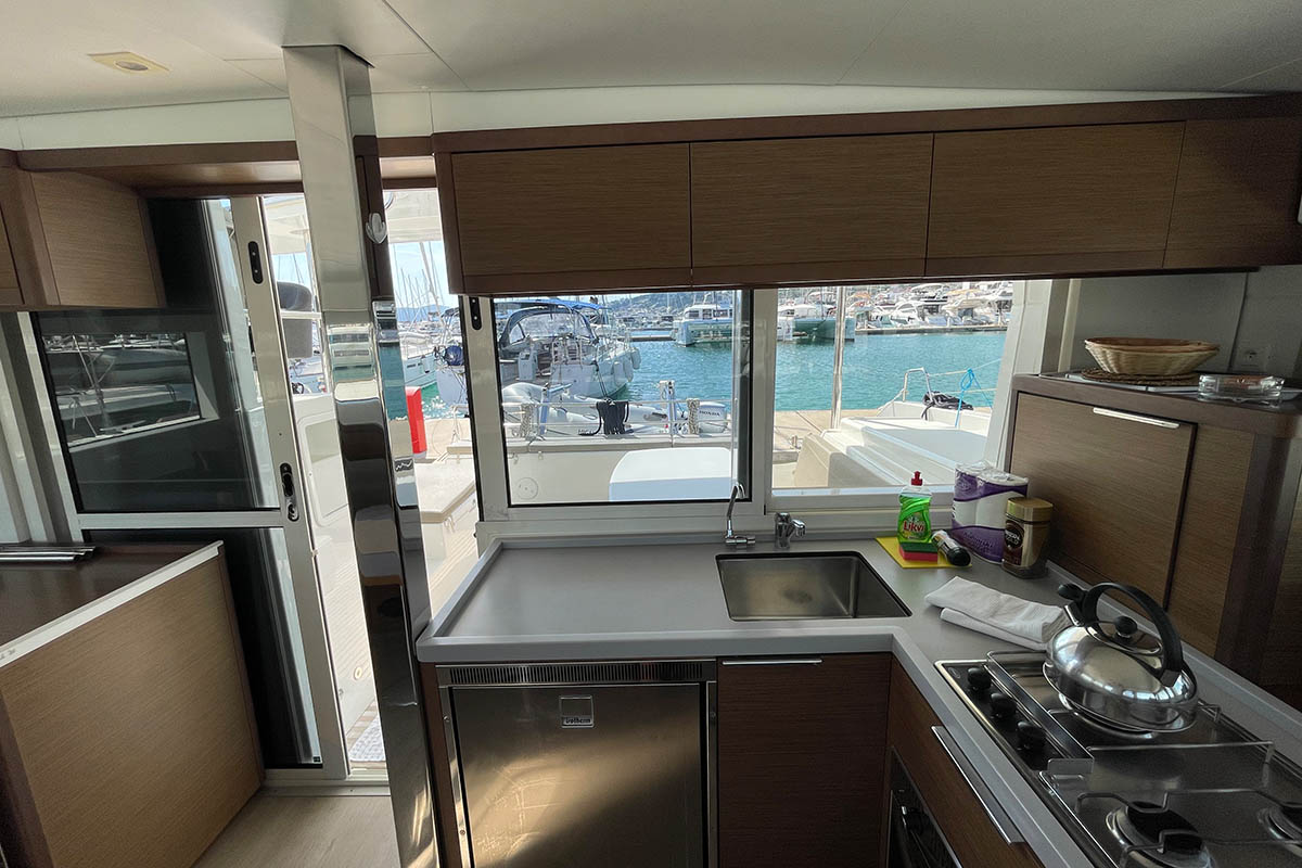 Lagoon 40 - 4 + 2 cab — photo 20