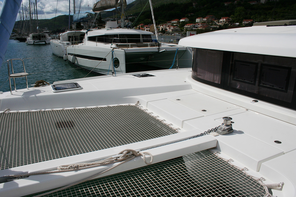 Lagoon 42 - 4 + 2 cab. — photo 9