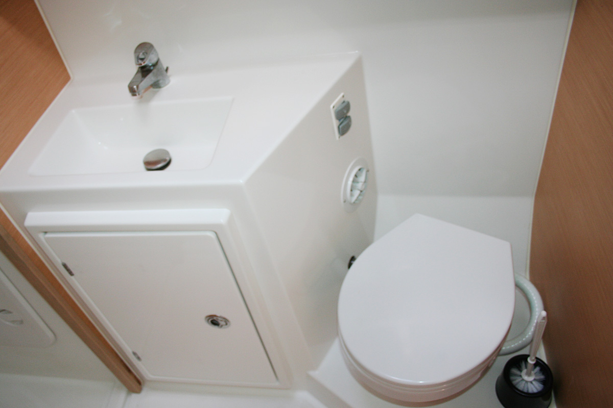 Lagoon 42 - 4 + 2 cab. — photo 24