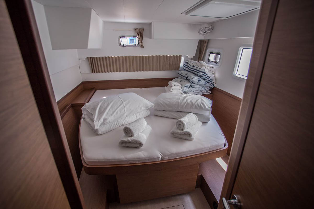 Lagoon 42 - 4 + 2 cab. — photo 13