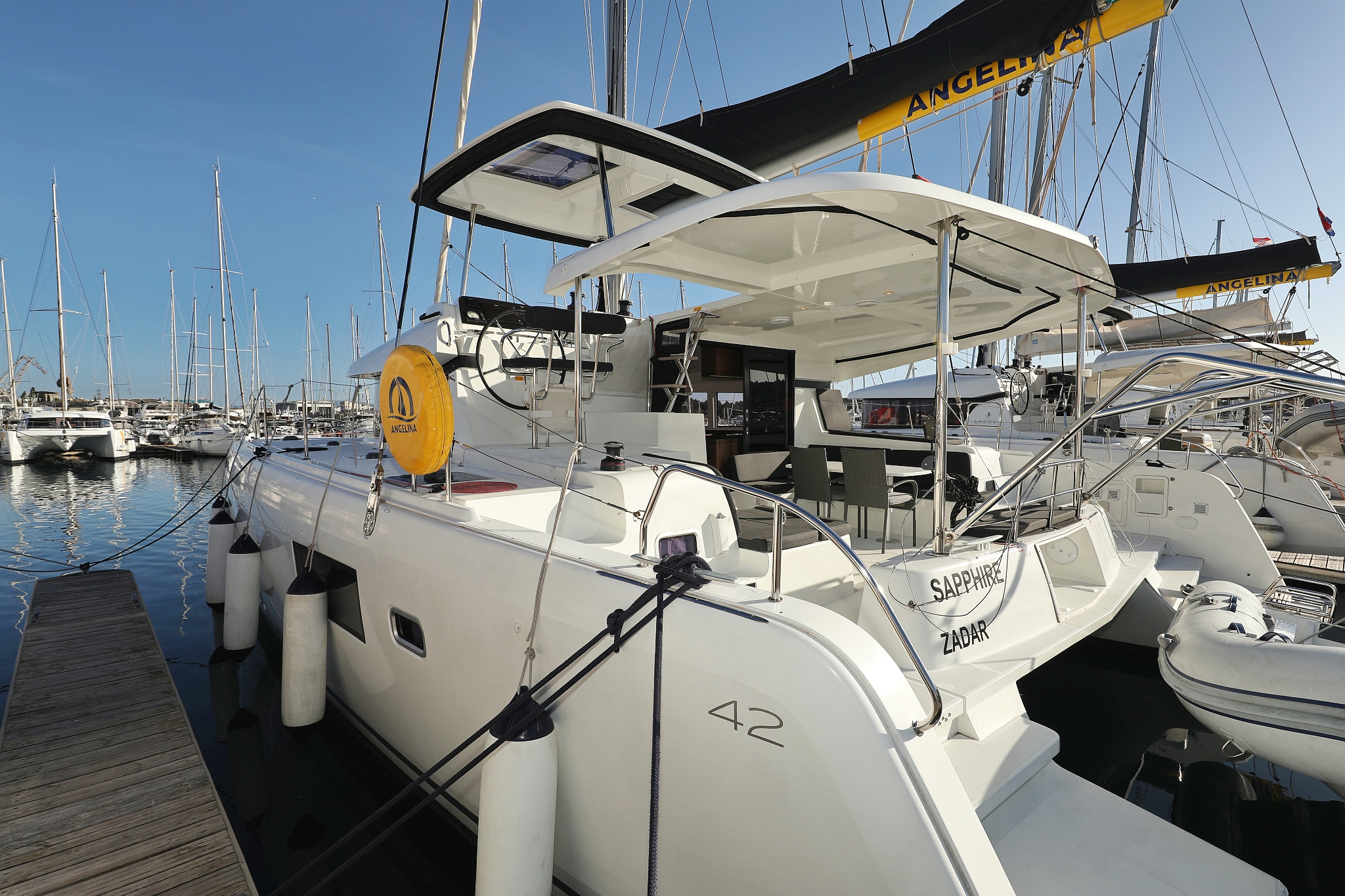 Lagoon 42 - 4 + 2 cab. — photo 3
