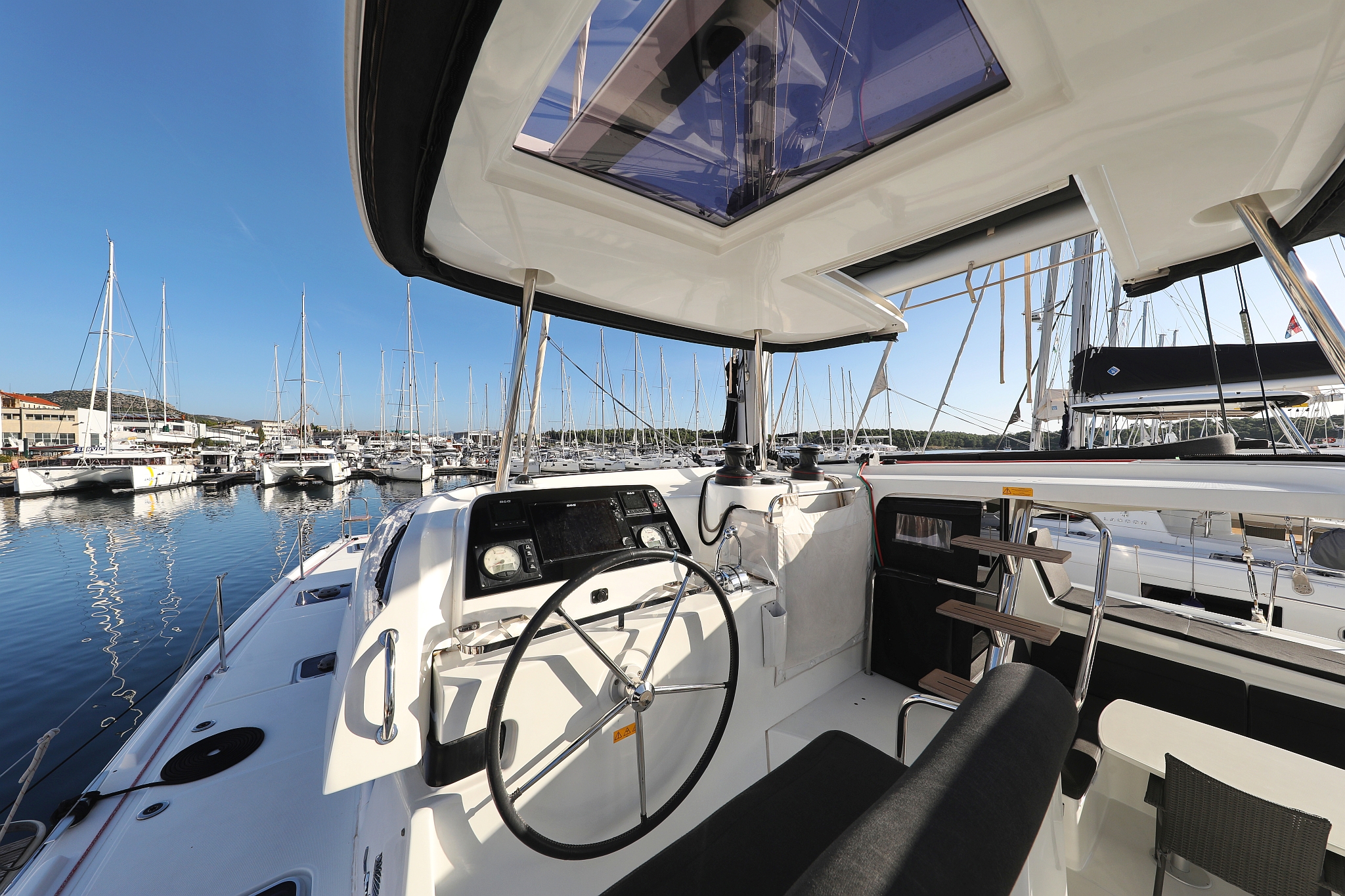 Lagoon 42 - 4 + 2 cab. — photo 8