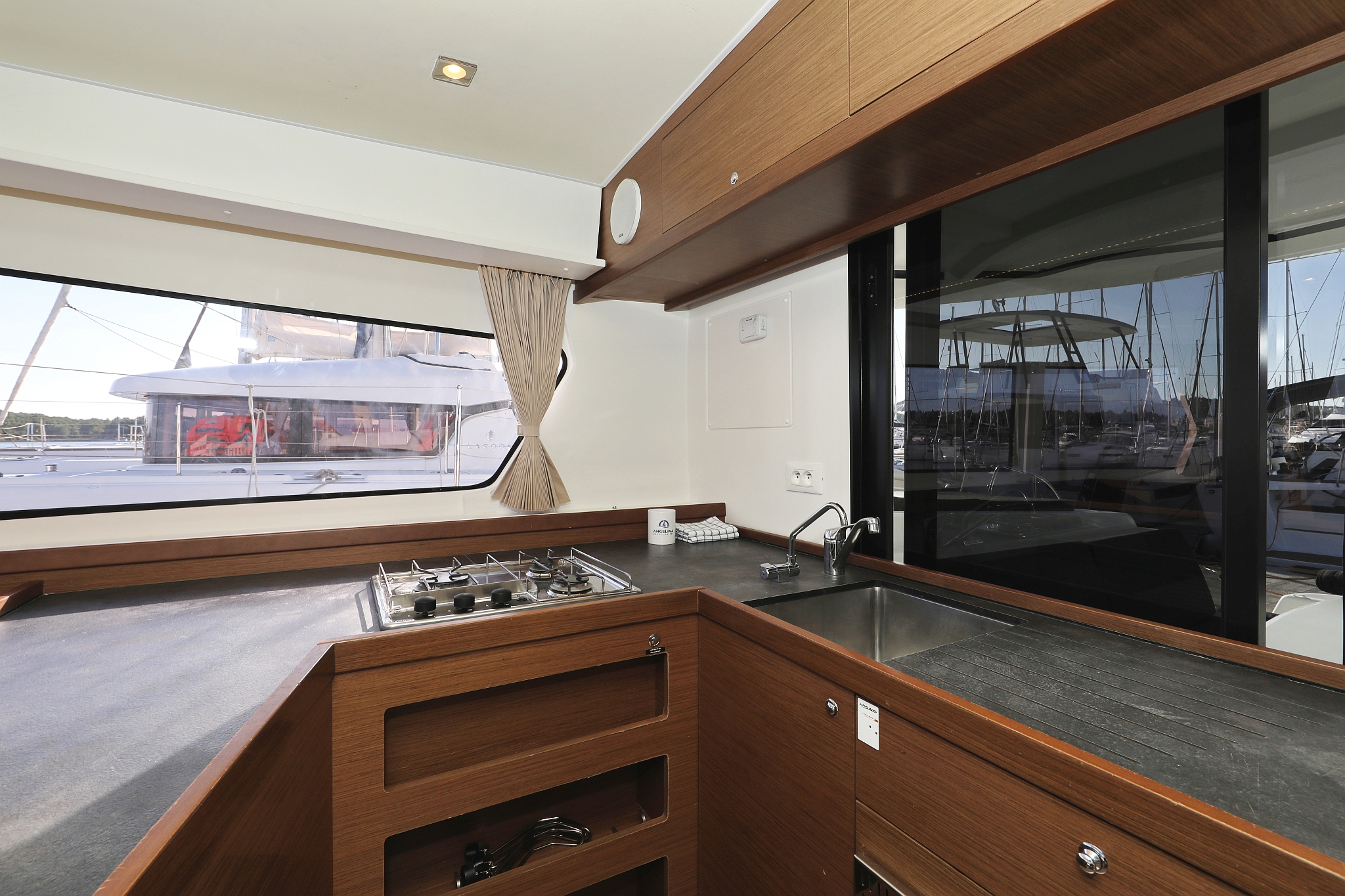 Lagoon 42 - 4 + 2 cab. — photo 17