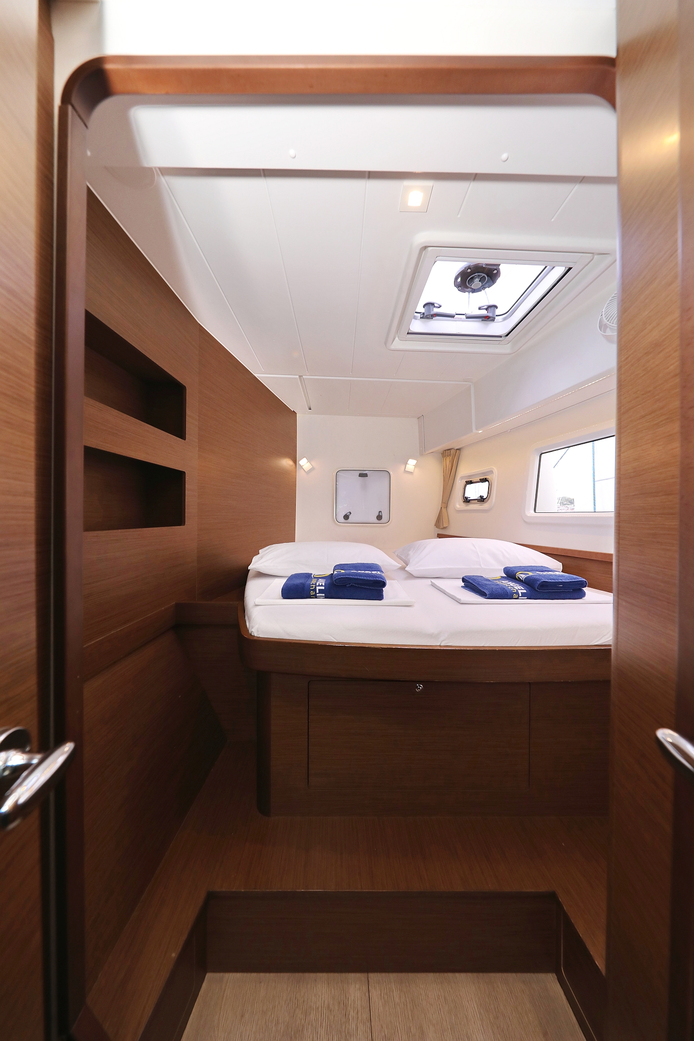 Lagoon 42 - 4 + 2 cab. — photo 21