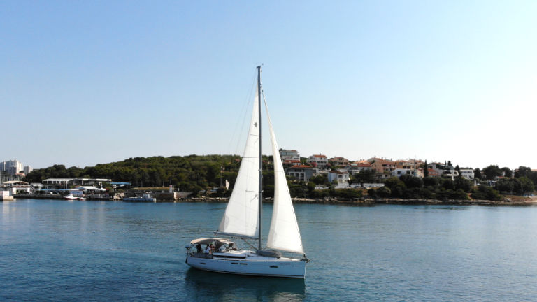 Sun Odyssey 419 - 3 cab. — photo 4